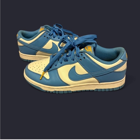 Dunks - Picture 2 of 4